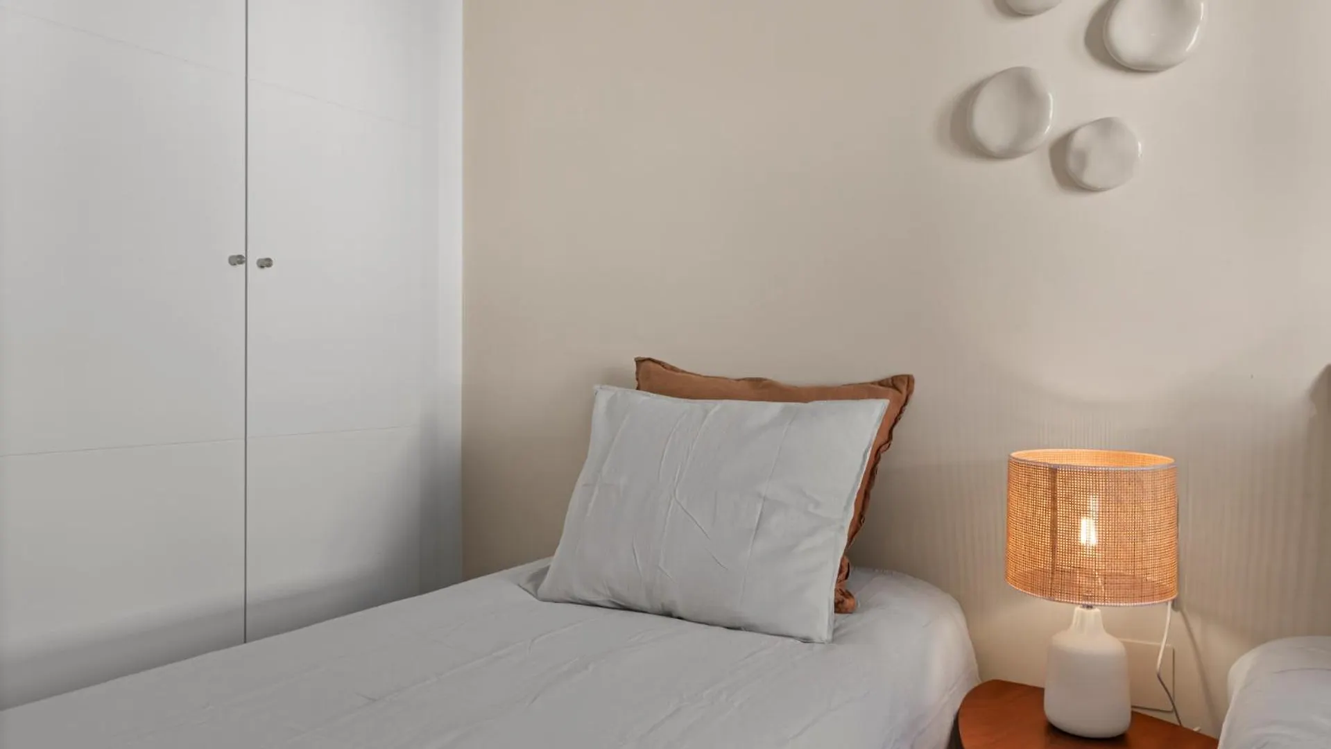 Nohemi - Elegant City And Beach Apartment Estepona