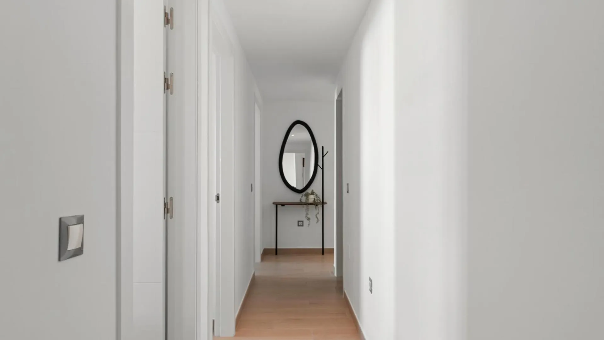 Nohemi - Elegant City And Beach Apartment Estepona