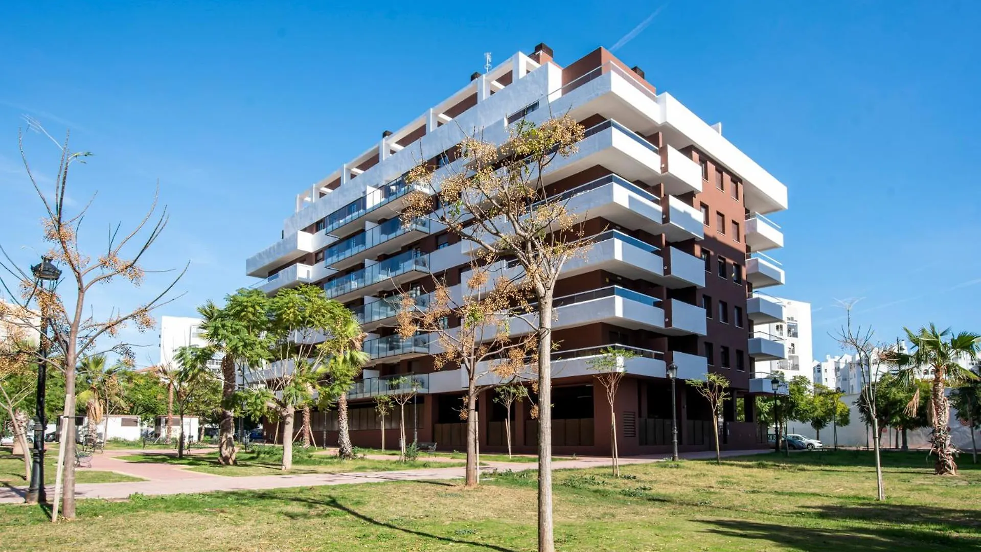 Nohemi - Elegant City And Beach Apartment Estepona Spain
